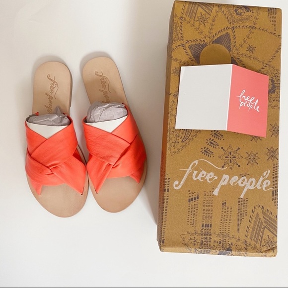 Free People Shoes - NWT Free People Rio Vista Coral Slide Sandals